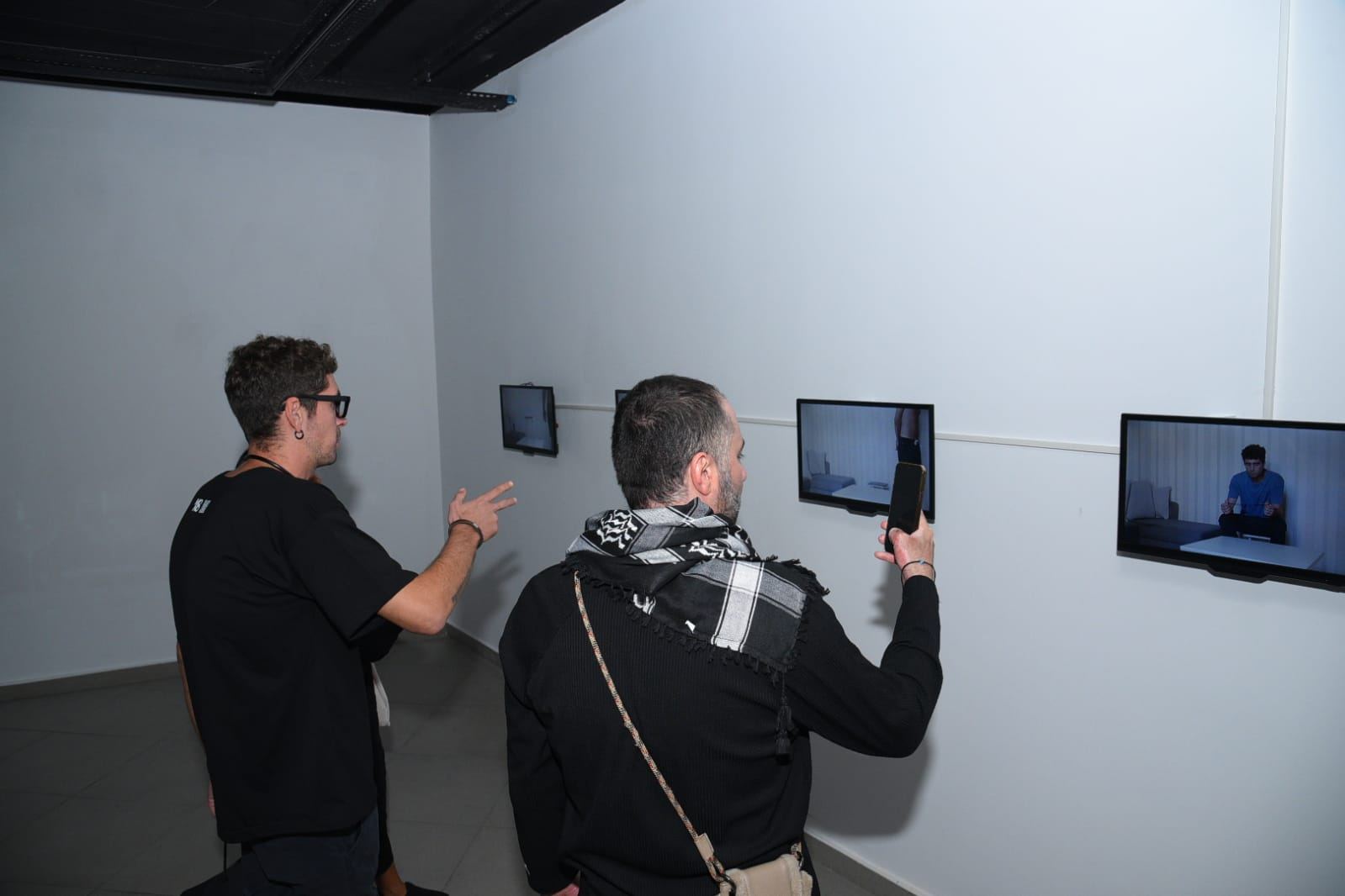 YARAT представил выставочный проект "MONO" – одиночество и диалог с нейросетью (ФОТО)