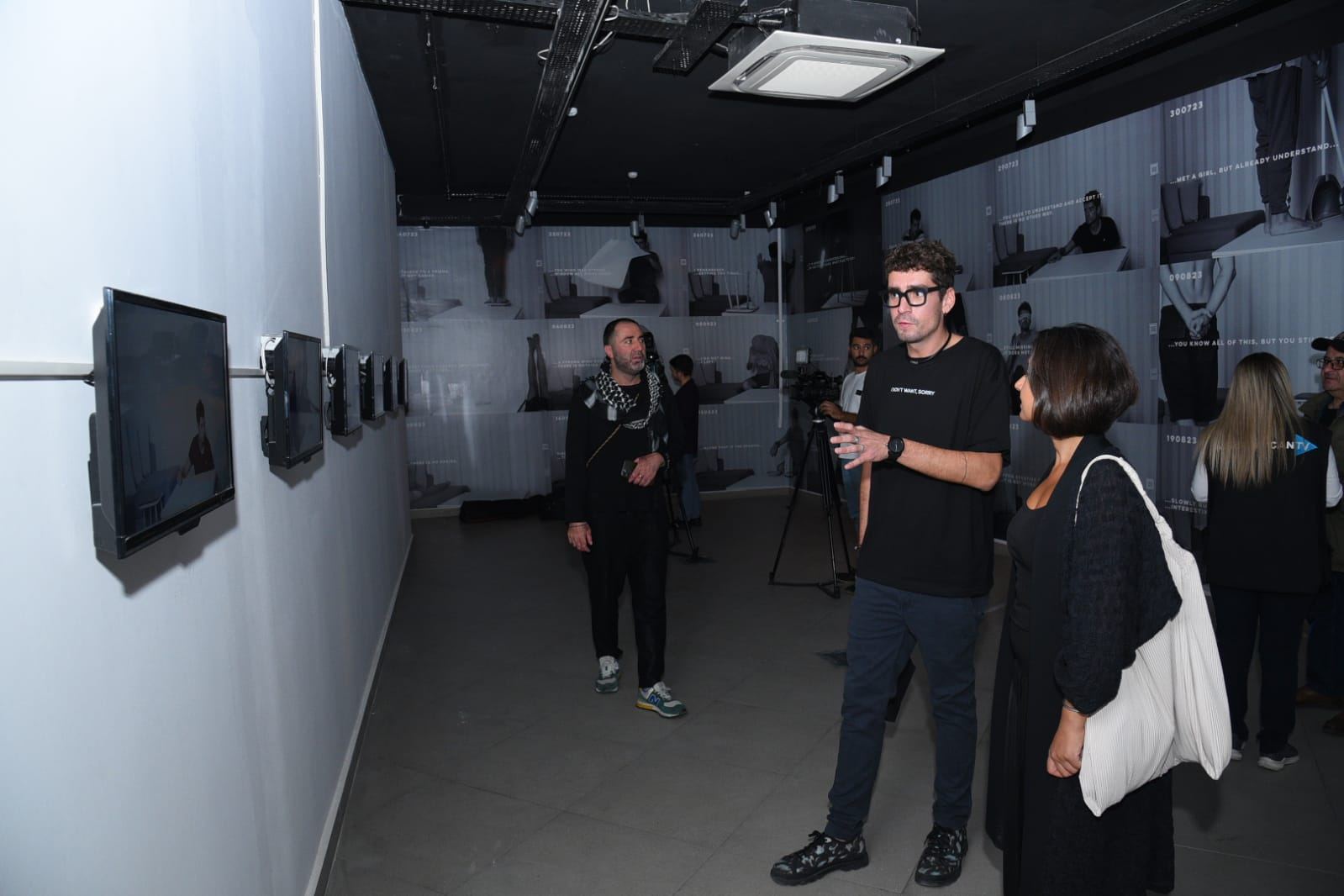 YARAT представил выставочный проект "MONO" – одиночество и диалог с нейросетью (ФОТО)