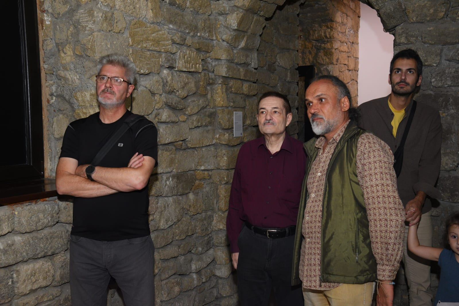 YARAT представил выставочный проект "MONO" – одиночество и диалог с нейросетью (ФОТО)