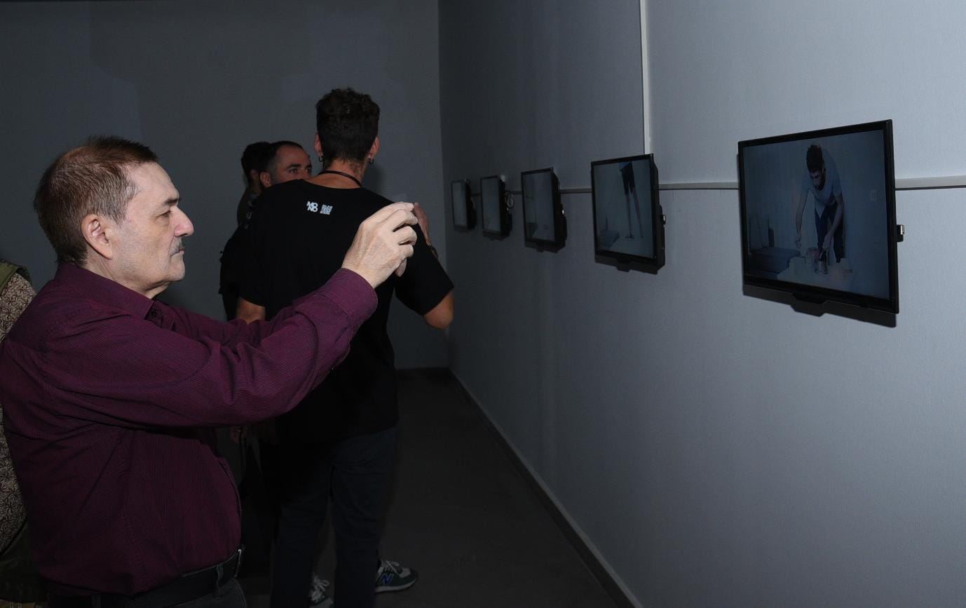 YARAT представил выставочный проект "MONO" – одиночество и диалог с нейросетью (ФОТО)