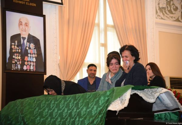 Проходит церемония прощания с Хошбахтом Юсифзаде (ФОТО)