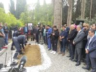 Хошбахт Юсифзаде похоронен в Аллее почетного захоронения в Баку (ФОТО)