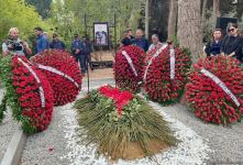 Хошбахт Юсифзаде похоронен в Аллее почетного захоронения в Баку (ФОТО)