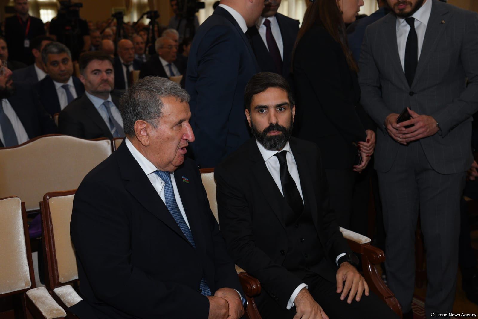 Проходит церемония прощания с Хошбахтом Юсифзаде (ФОТО)