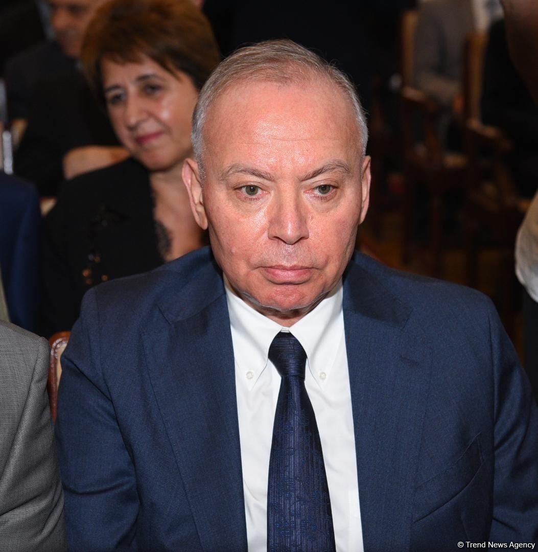 Проходит церемония прощания с Хошбахтом Юсифзаде (ФОТО)