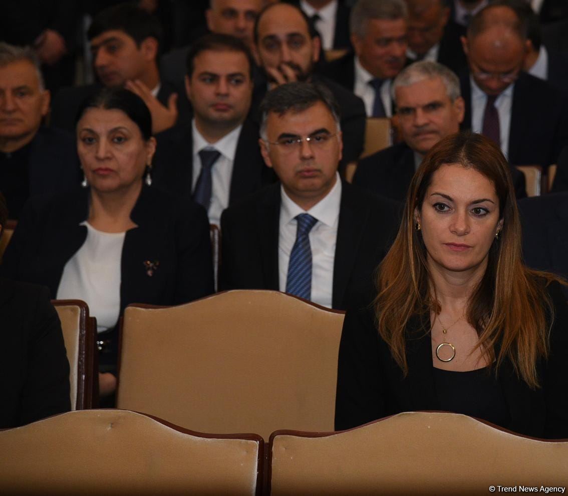 Проходит церемония прощания с Хошбахтом Юсифзаде (ФОТО)