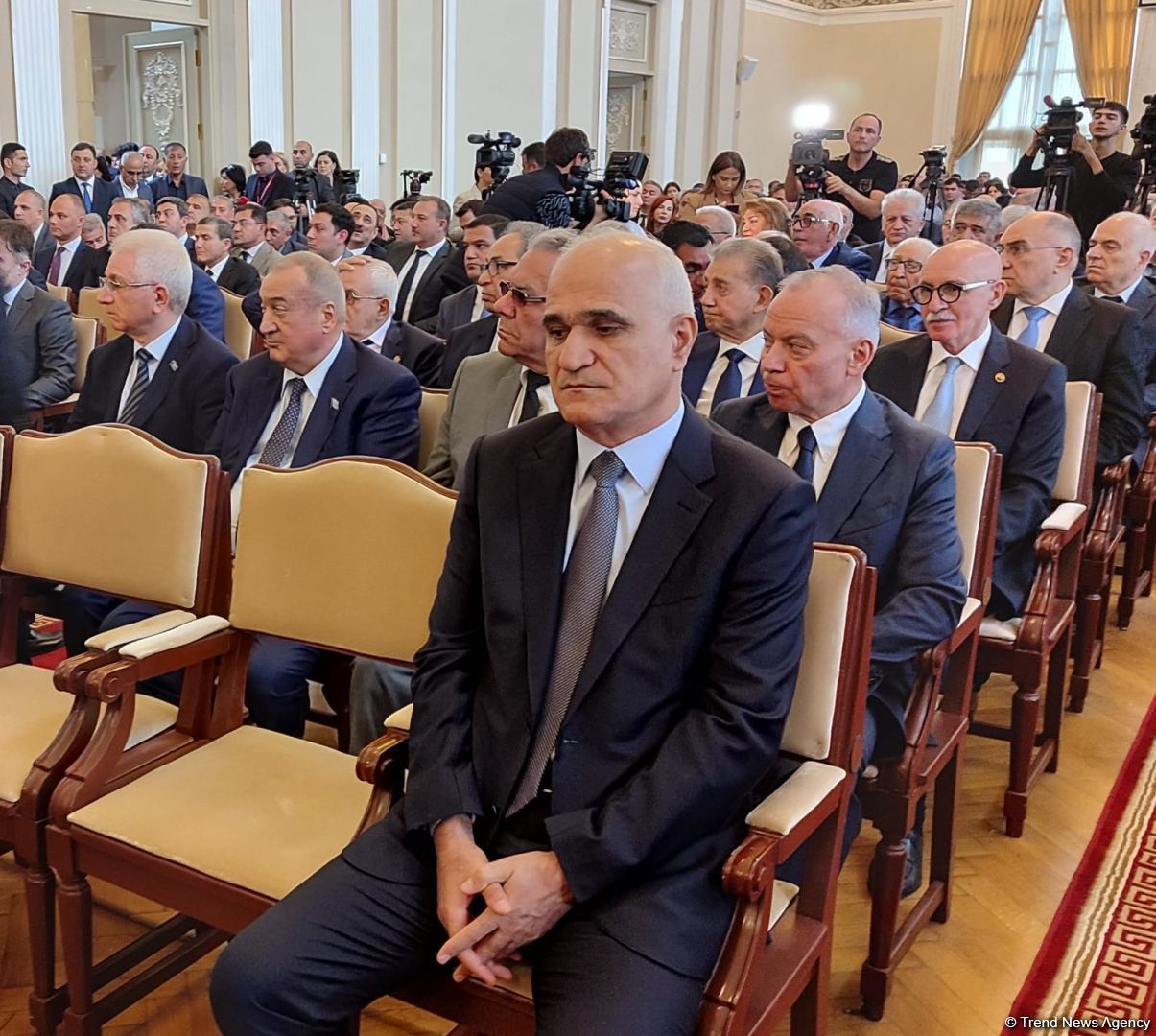 Проходит церемония прощания с Хошбахтом Юсифзаде (ФОТО)