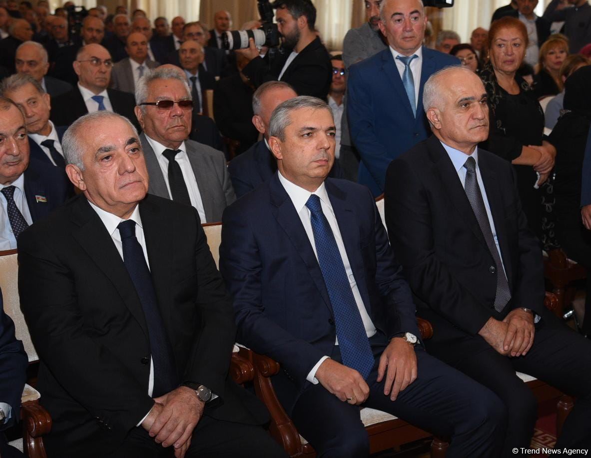 Проходит церемония прощания с Хошбахтом Юсифзаде (ФОТО)