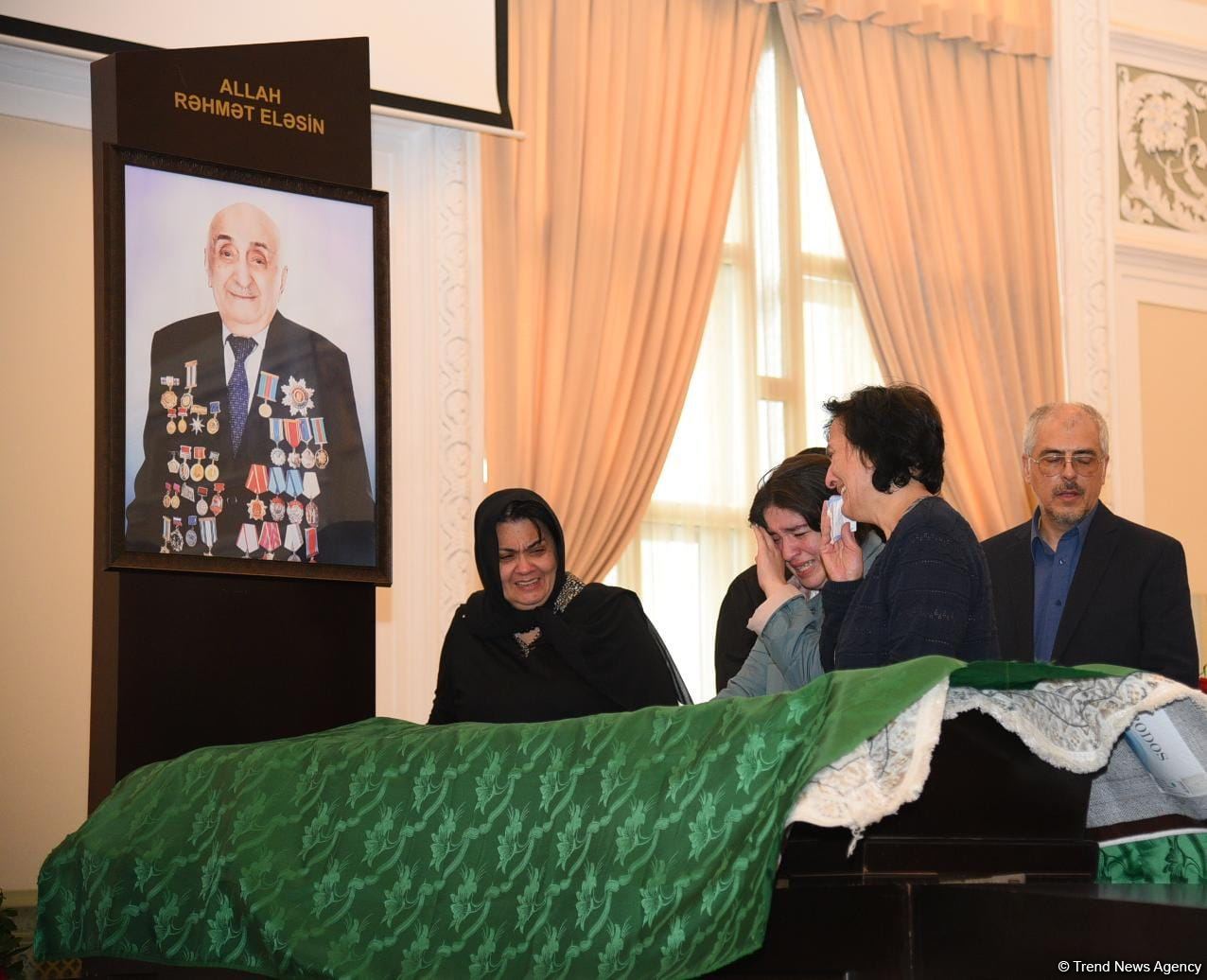 Проходит церемония прощания с Хошбахтом Юсифзаде (ФОТО)