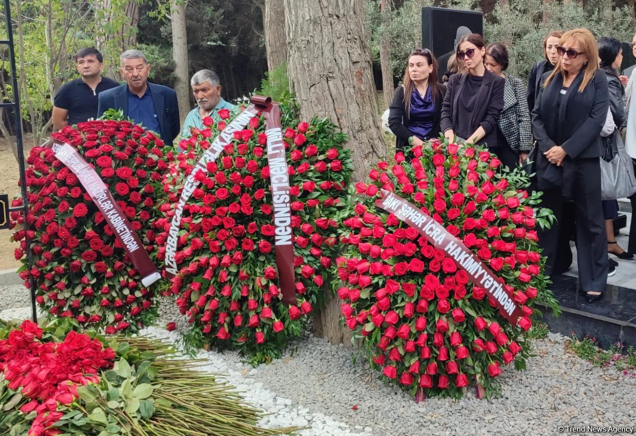 Хошбахт Юсифзаде похоронен в Аллее почетного захоронения в Баку (ФОТО)