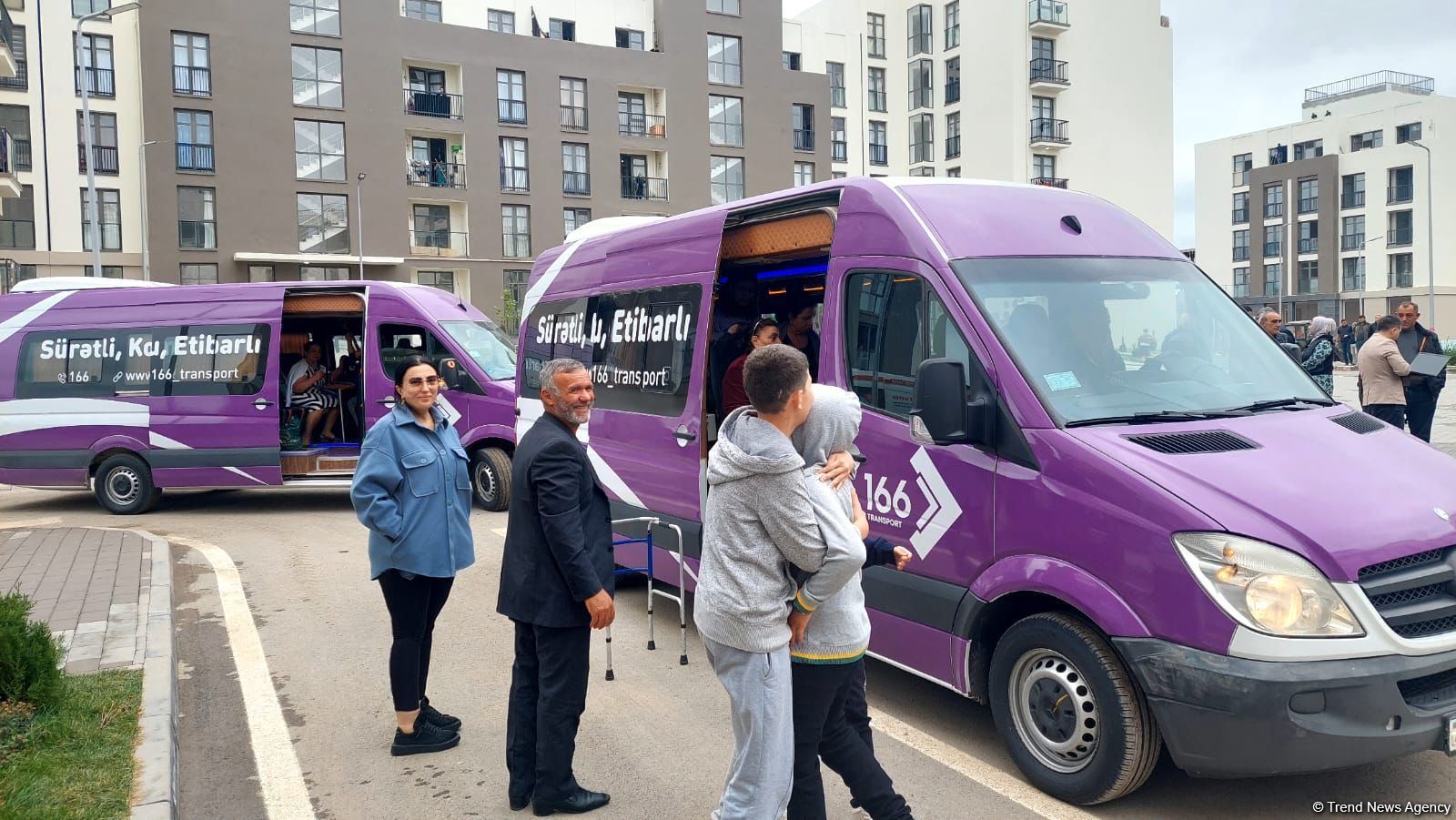 Еще один караван с бывшими вынужденными переселенцами прибыл в Физули (ФОТО)