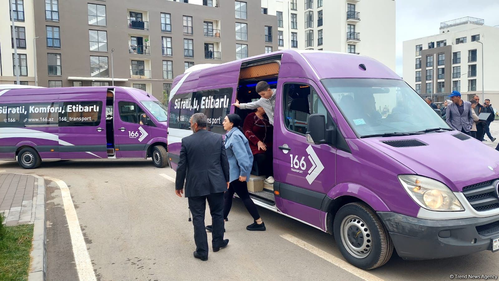 Еще один караван с бывшими вынужденными переселенцами прибыл в Физули (ФОТО)