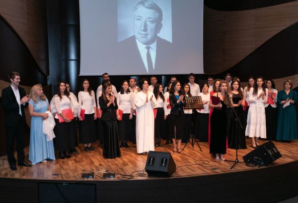 В Баку состоялся торжественный концерт, посвящённый 100-летию Расула Гамзатова (ФОТО)