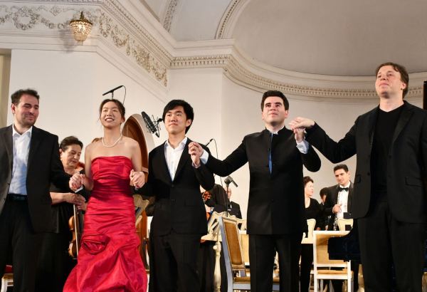 "Мировое концертное турне" в Баку: проникновенная музыка и восторг публики (ФОТО)