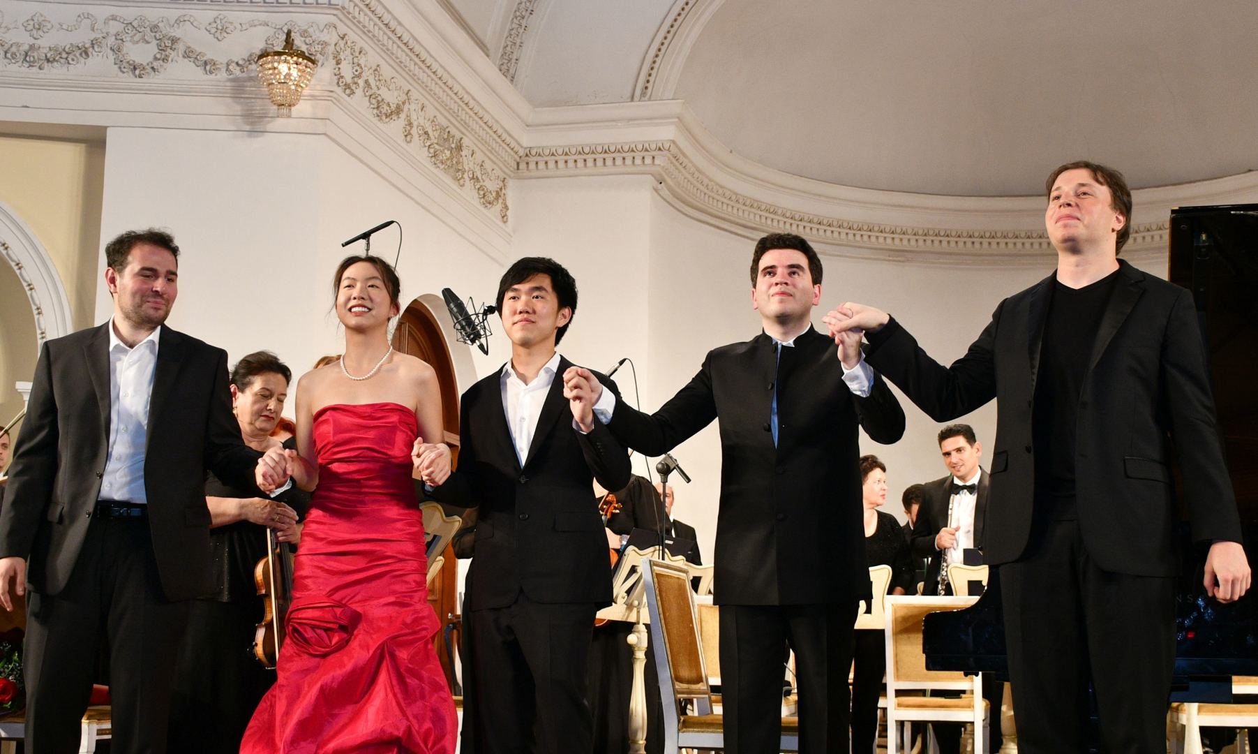 "Мировое концертное турне" в Баку: проникновенная музыка и восторг публики (ФОТО)