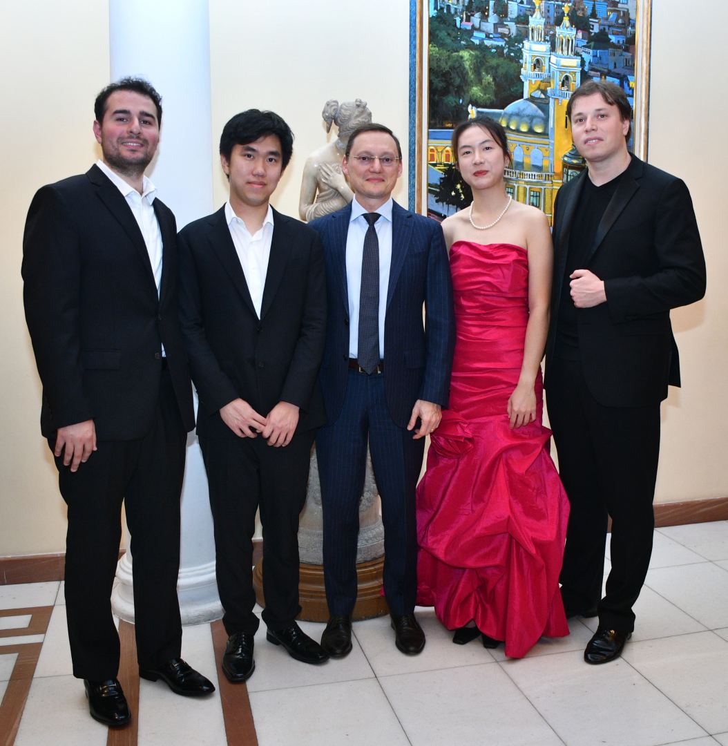 "Мировое концертное турне" в Баку: проникновенная музыка и восторг публики (ФОТО)