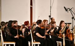 "Мировое концертное турне" в Баку: проникновенная музыка и восторг публики (ФОТО)