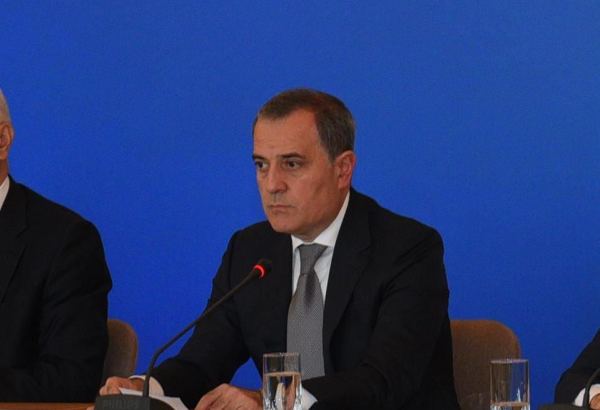 Джейхун Байрамов отправился с рабочим визитом в Россию