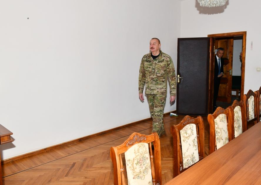 Президент Ильхам Алиев поднял Государственный флаг Азербайджана в городе Ходжавенд (ФОТО/ВИДЕО)