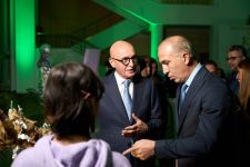 Издательский дом NARGIS представил новую выставку "Go Green" – удивительные инсталляции, созданные из отходов (ФОТО)