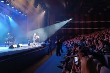 Потрясающий юбилей Томаса Андерса в Баку – хиты Modern Talking, море цветов и оваций (ВИДЕО, ФОТО)