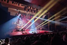 Потрясающий юбилей Томаса Андерса в Баку – хиты Modern Talking, море цветов и оваций (ВИДЕО, ФОТО)