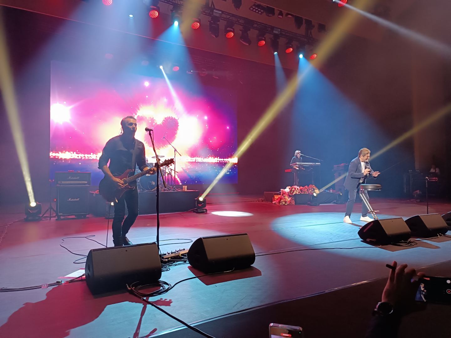 Потрясающий юбилей Томаса Андерса в Баку – хиты Modern Talking, море цветов и оваций (ВИДЕО, ФОТО)