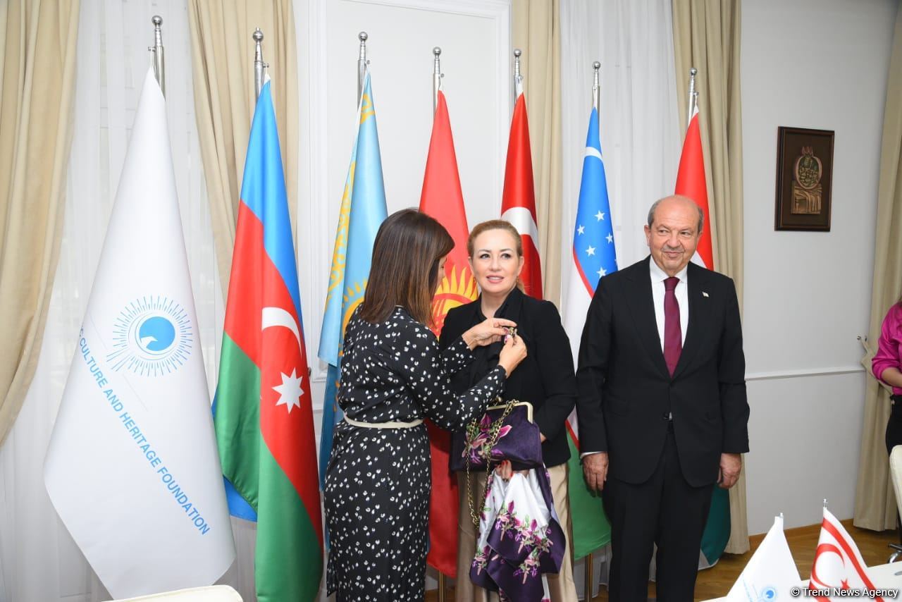 Эрсин Татар посетил Международный фонд тюркской культуры и наследия (ФОТО)