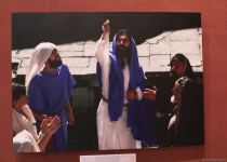В Баку представлена история жизни Иисуса Христа в древних образах и красочных фотографиях (ФОТО)