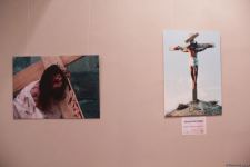 В Баку представлена история жизни Иисуса Христа в древних образах и красочных фотографиях (ФОТО)