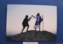 В Баку представлена история жизни Иисуса Христа в древних образах и красочных фотографиях (ФОТО)