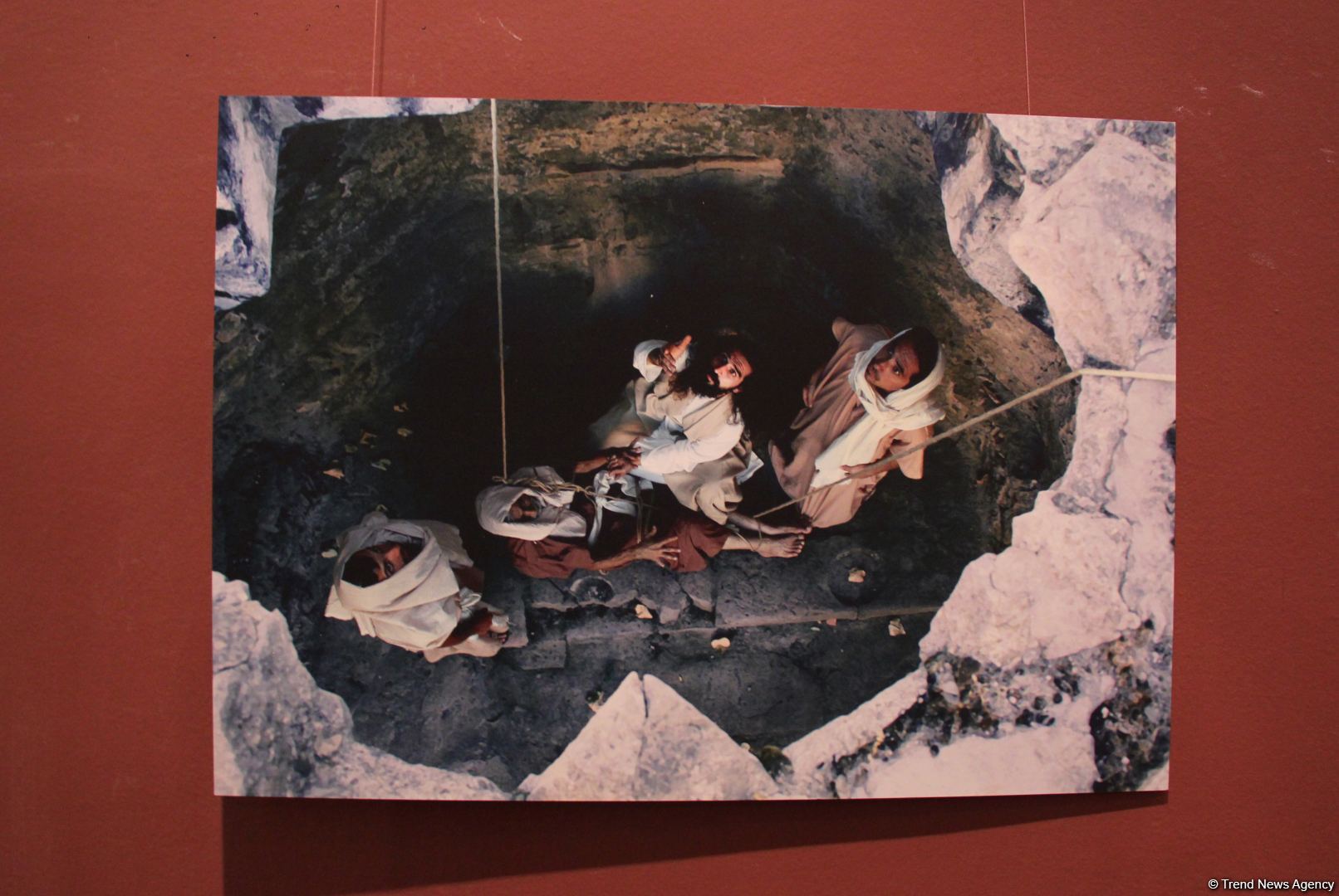 В Баку представлена история жизни Иисуса Христа в древних образах и красочных фотографиях (ФОТО)