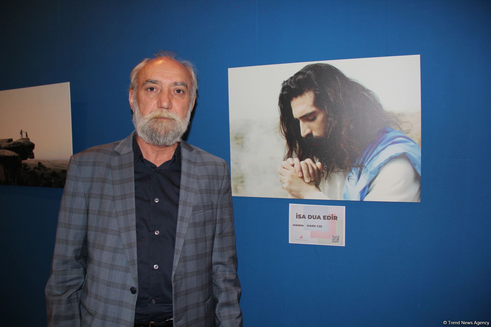 В Баку представлена история жизни Иисуса Христа в древних образах и красочных фотографиях (ФОТО)