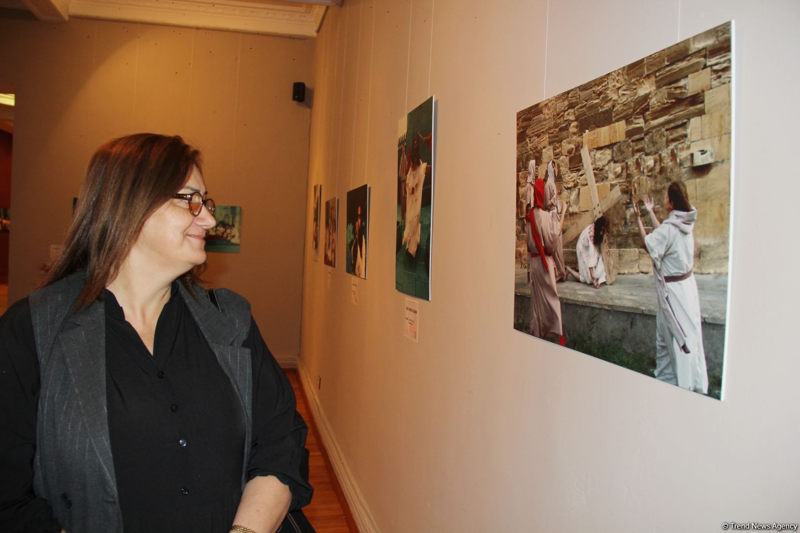 В Баку представлена история жизни Иисуса Христа в древних образах и красочных фотографиях (ФОТО)