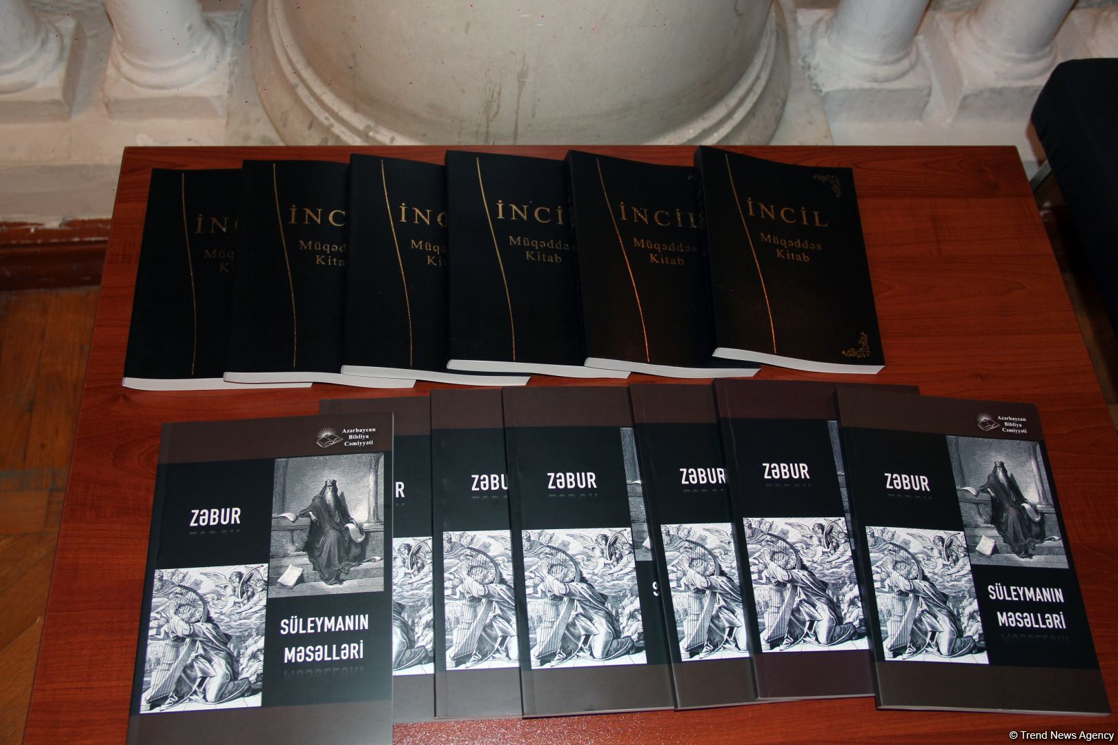 В Баку представлена история жизни Иисуса Христа в древних образах и красочных фотографиях (ФОТО)