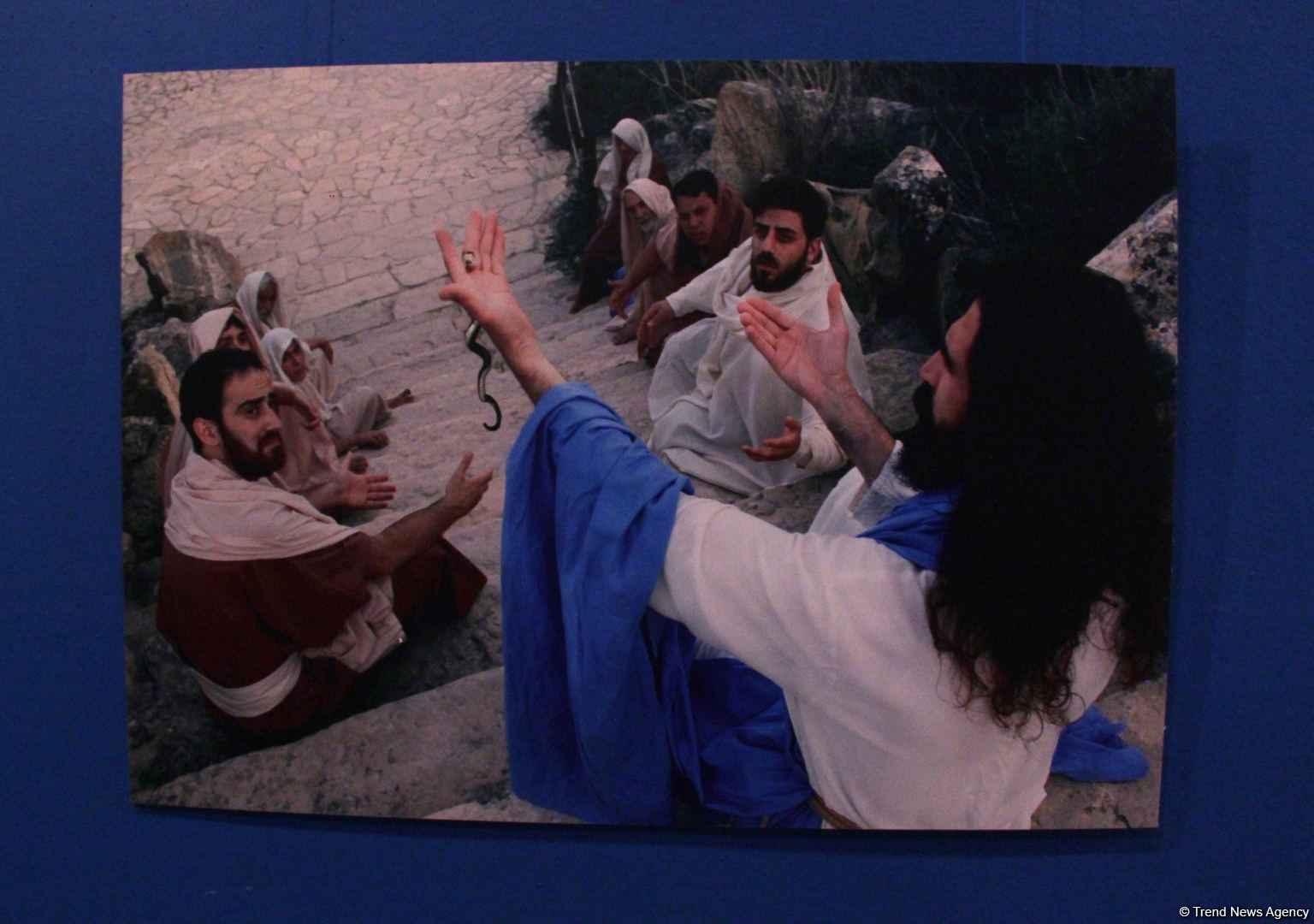 В Баку представлена история жизни Иисуса Христа в древних образах и красочных фотографиях (ФОТО)