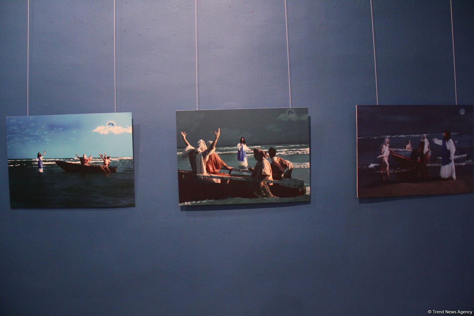 В Баку представлена история жизни Иисуса Христа в древних образах и красочных фотографиях (ФОТО)