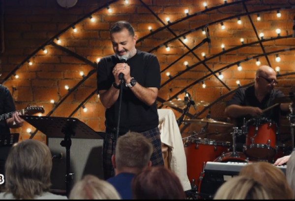 Эльчин Азизов исполнил песни Муслима Магомаева на российском телеканале (ВИДЕО)