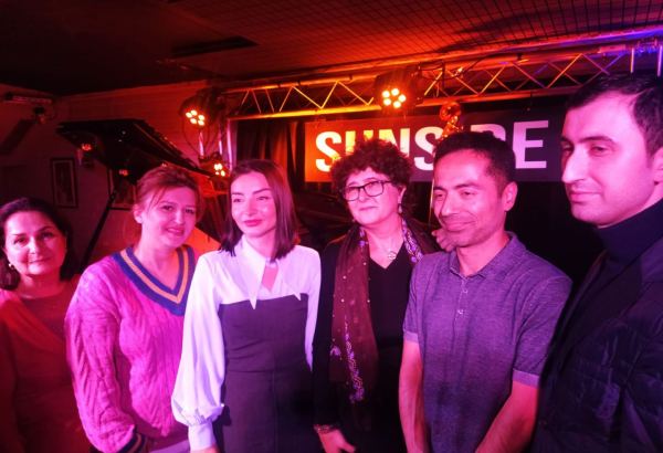 В Париже прошел концерт Эльчина Ширинова, ELIA исполнила песню Сары Гадимовой на французском языке (ФОТО)