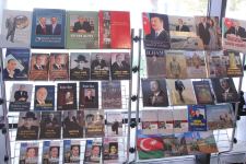 В Университете ADA состоялось открытие книжной выставки, посвященной 100-летию великого лидера Гейдара Алиева (ФОТО)