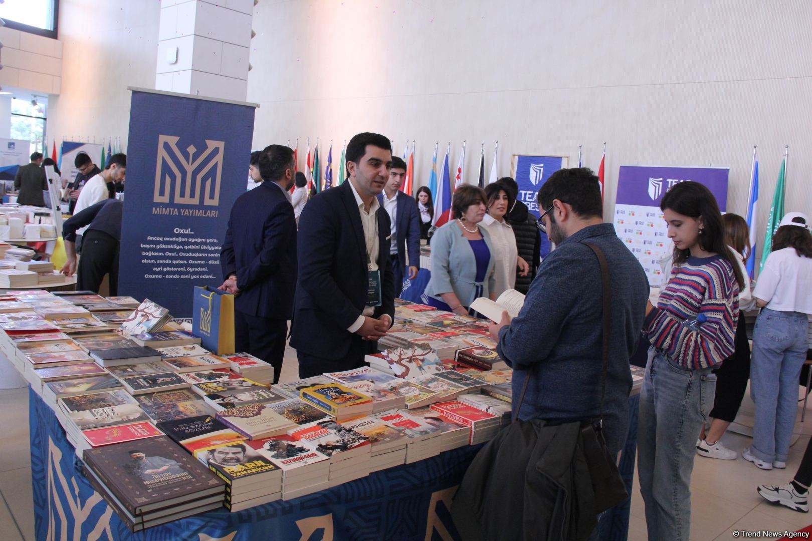 В Университете ADA состоялось открытие книжной выставки, посвященной 100-летию великого лидера Гейдара Алиева (ФОТО)