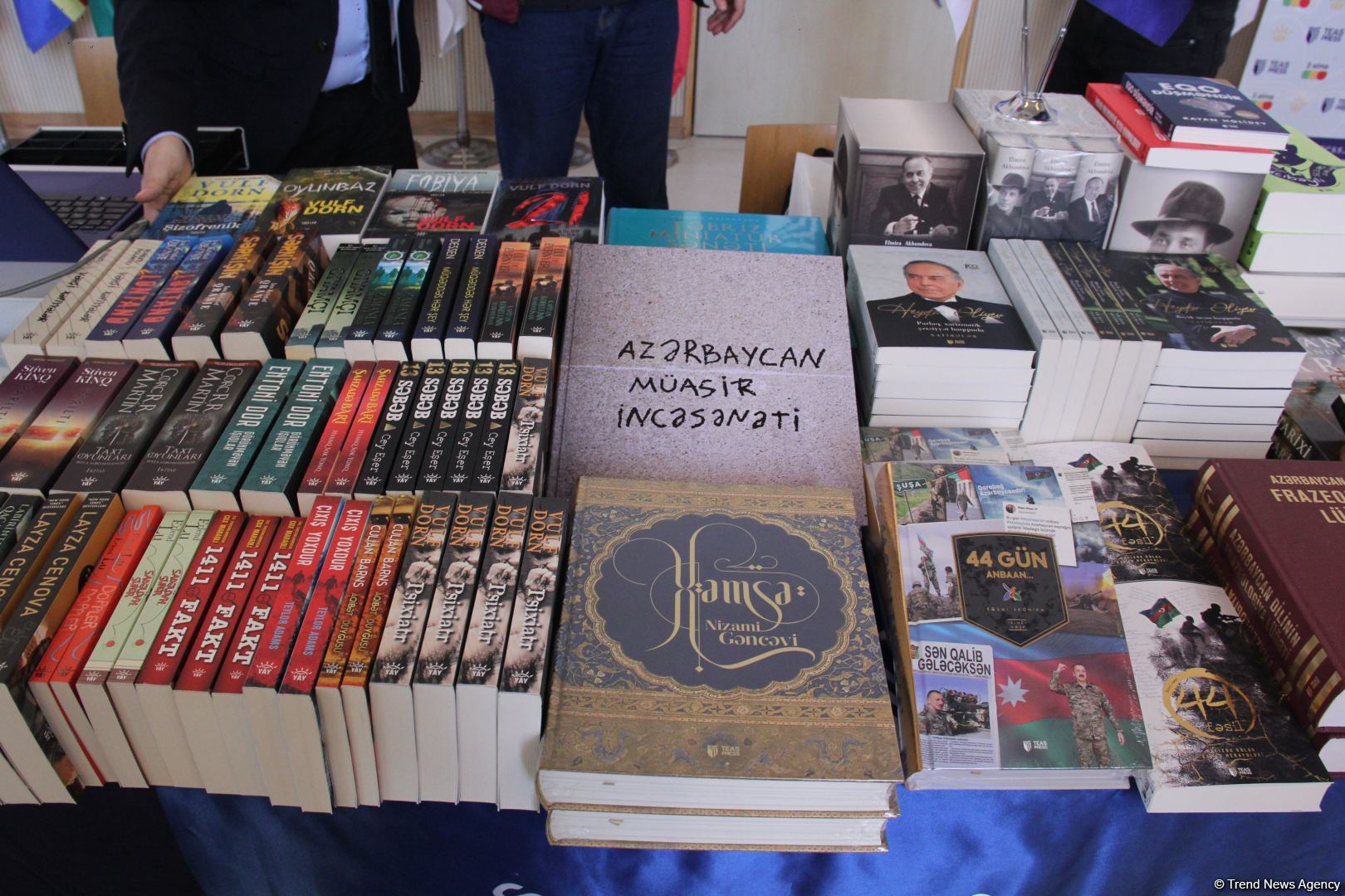 В Университете ADA состоялось открытие книжной выставки, посвященной 100-летию великого лидера Гейдара Алиева (ФОТО)