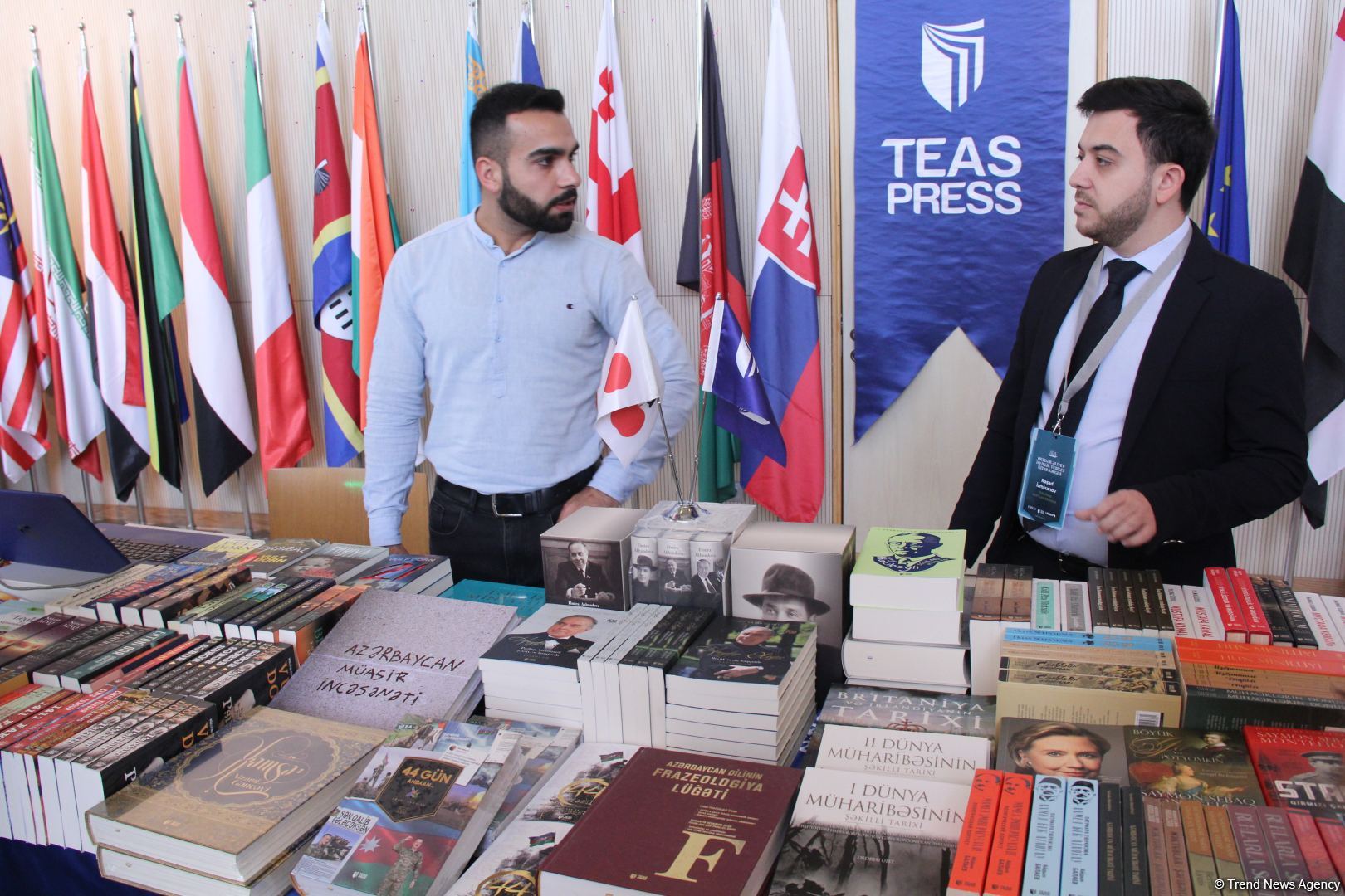 В Университете ADA состоялось открытие книжной выставки, посвященной 100-летию великого лидера Гейдара Алиева (ФОТО)