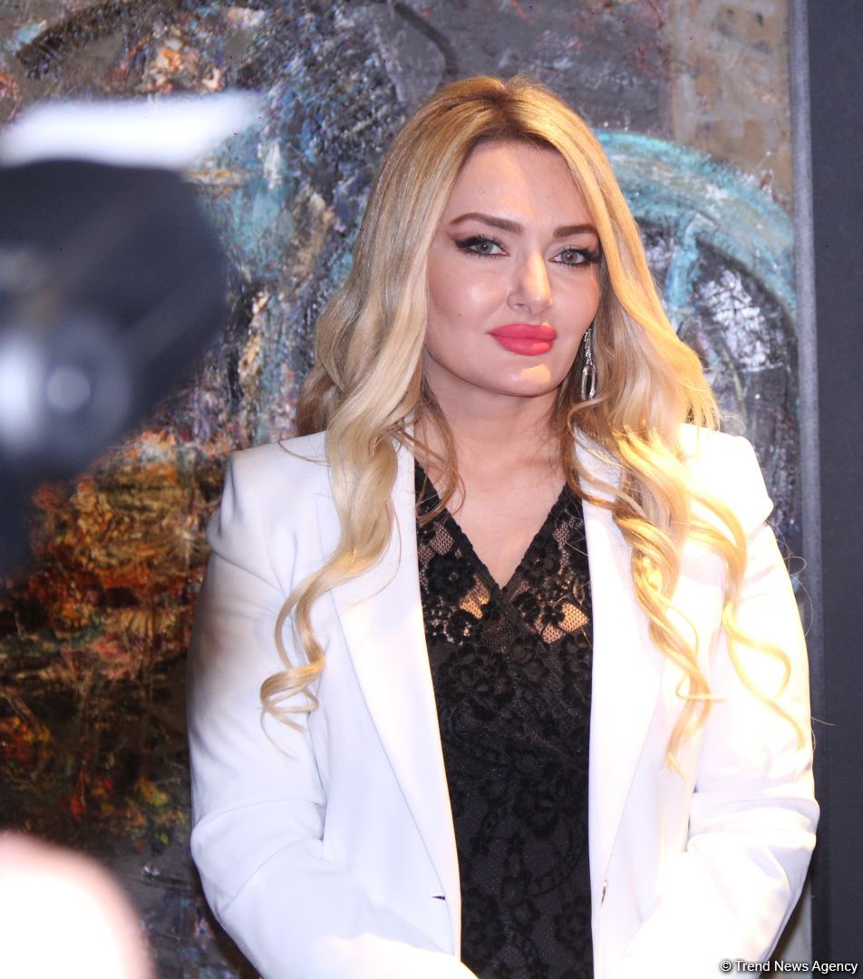 В QGallery открылась выставка Тараны Сеид "Магия цвета" – энергетика и красочность мастихиновой живописи (ФОТО)