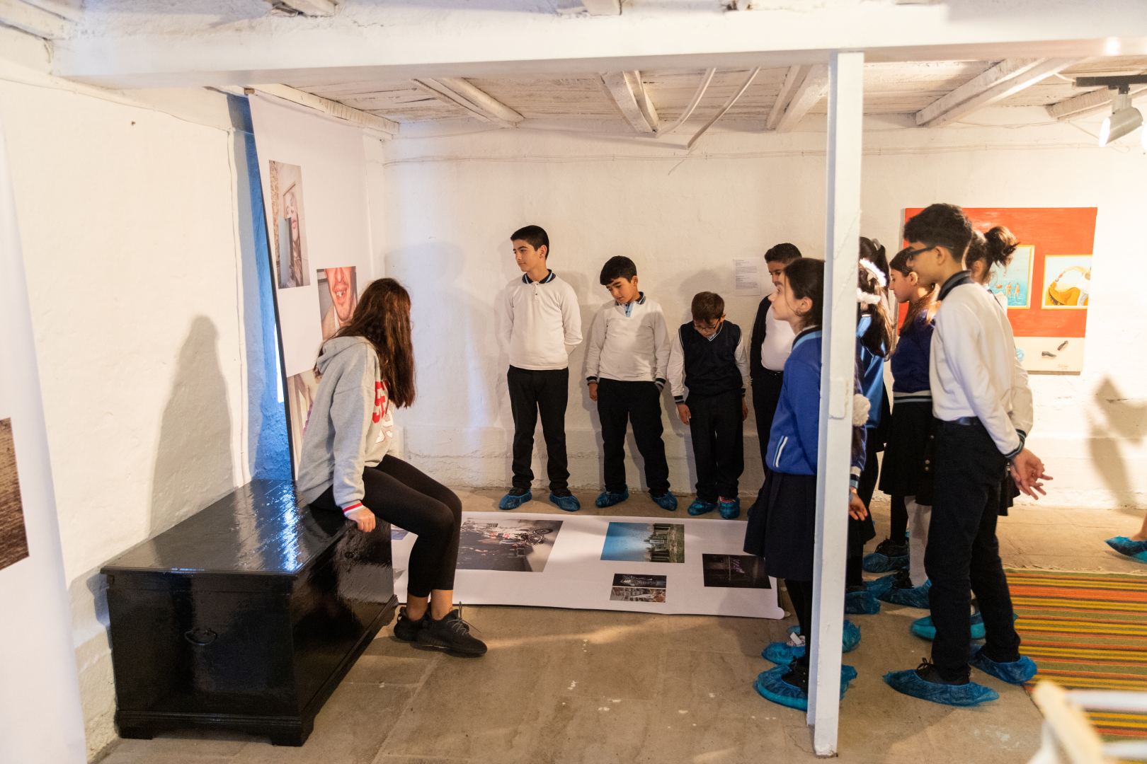 YARAT провел в Исмаиллинском районе передвижную коллективную выставку "İncə müşahidələr" (ФОТО)