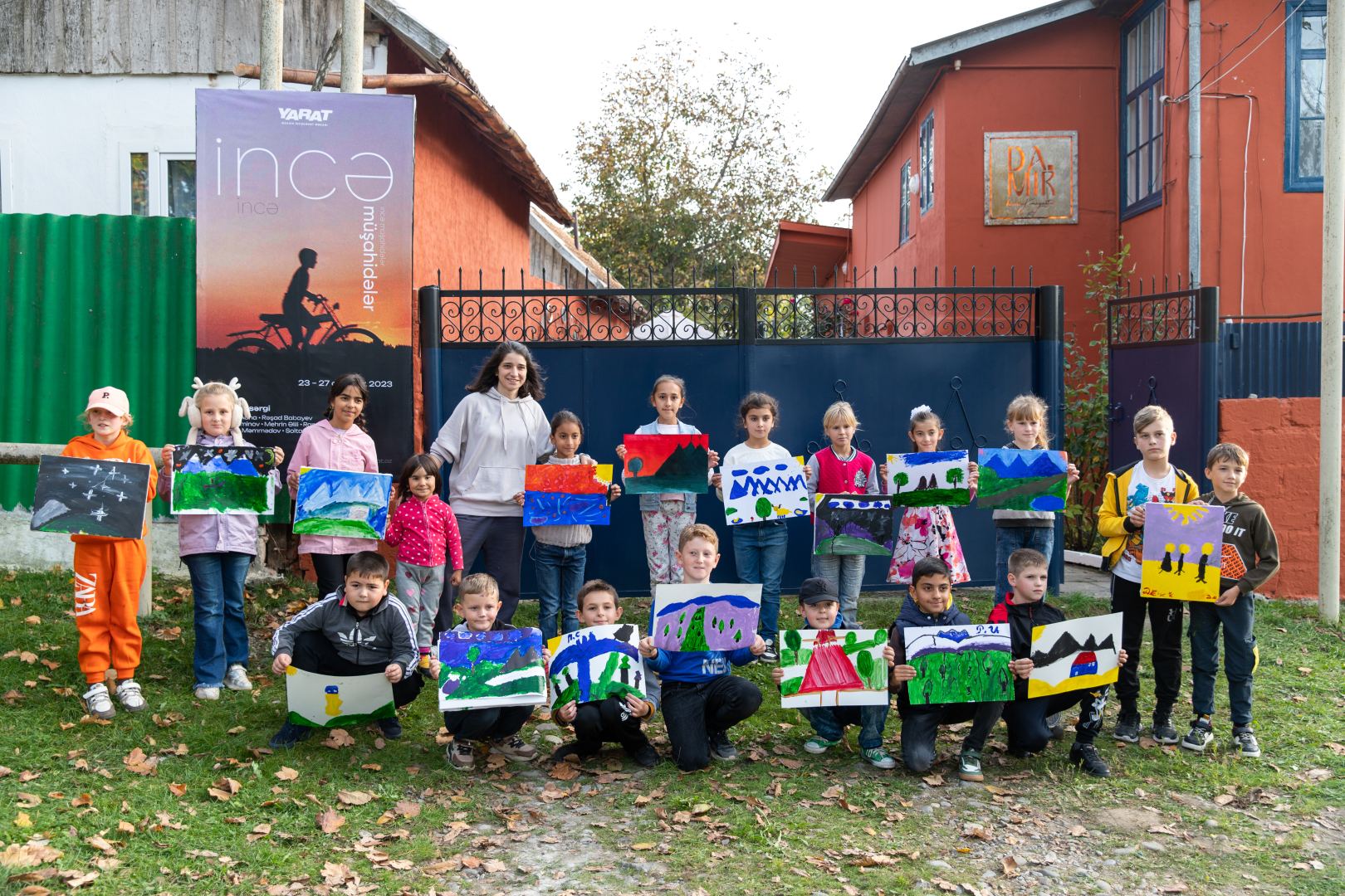 YARAT провел в Исмаиллинском районе передвижную коллективную выставку "İncə müşahidələr" (ФОТО)