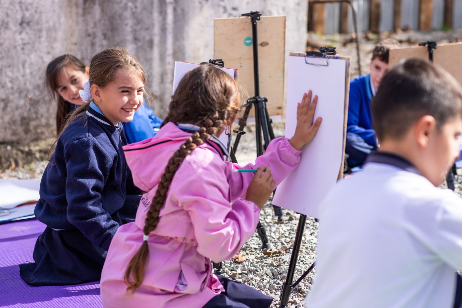 YARAT провел в Исмаиллинском районе передвижную коллективную выставку "İncə müşahidələr" (ФОТО)