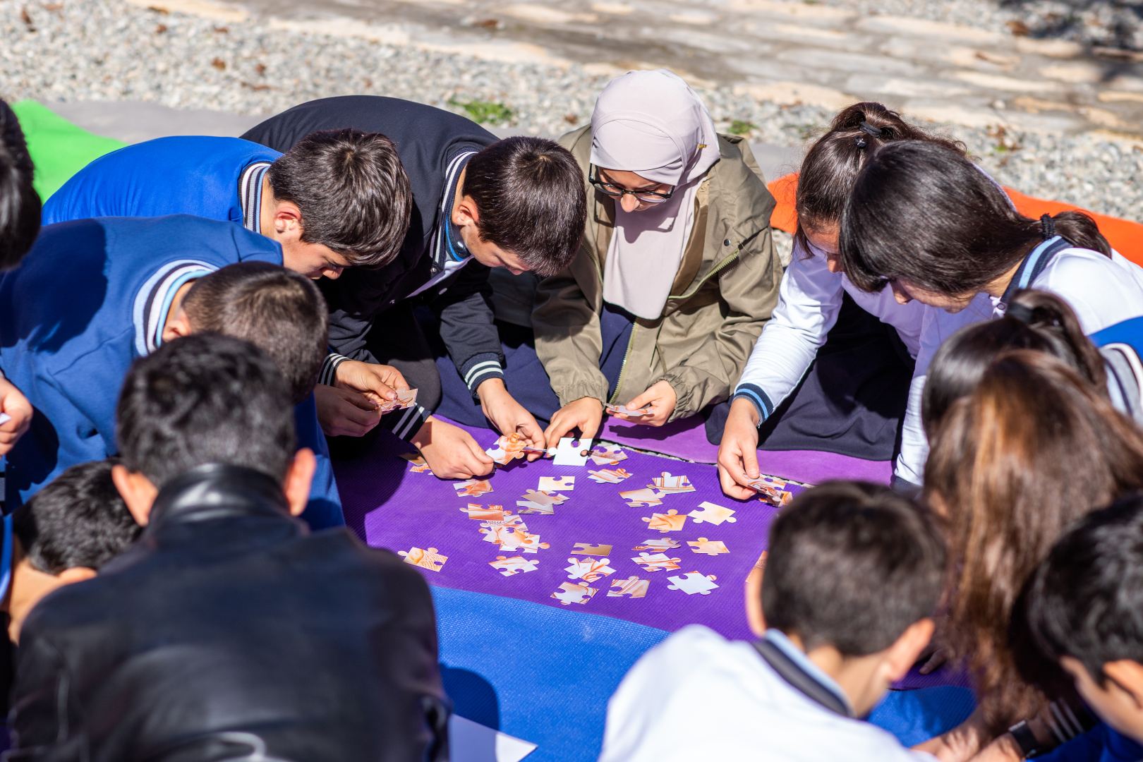 YARAT провел в Исмаиллинском районе передвижную коллективную выставку "İncə müşahidələr" (ФОТО)