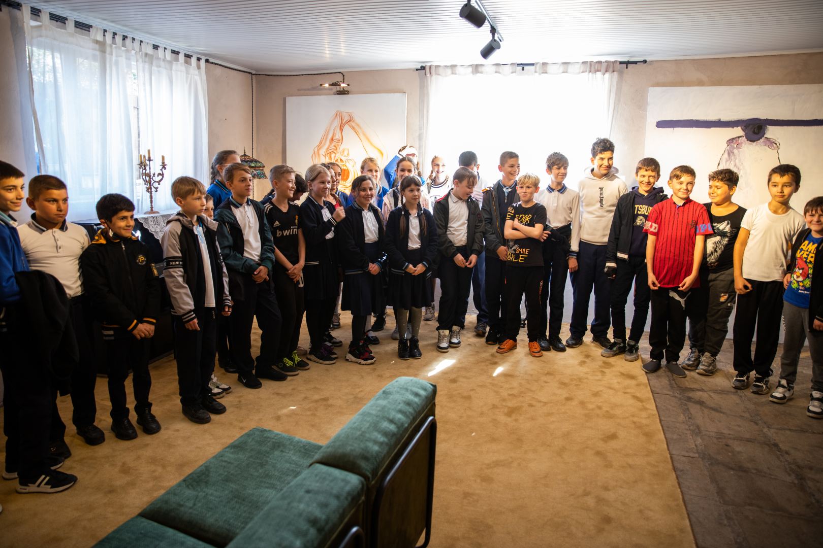 YARAT провел в Исмаиллинском районе передвижную коллективную выставку "İncə müşahidələr" (ФОТО)