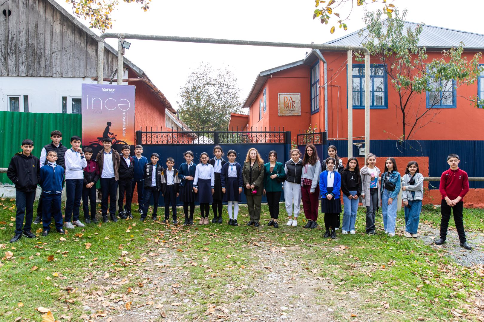 YARAT провел в Исмаиллинском районе передвижную коллективную выставку "İncə müşahidələr" (ФОТО)